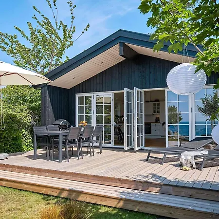 Beautiful Home, From 2021, With A Lovely Seaview *